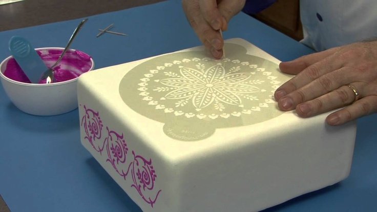 Трафареты для украшения торта