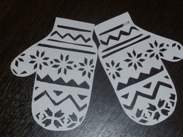 Варежки из бумаги для новогоднего декора