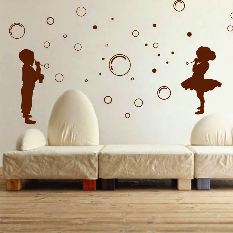 Мыльные пузыри в интерьере на стене