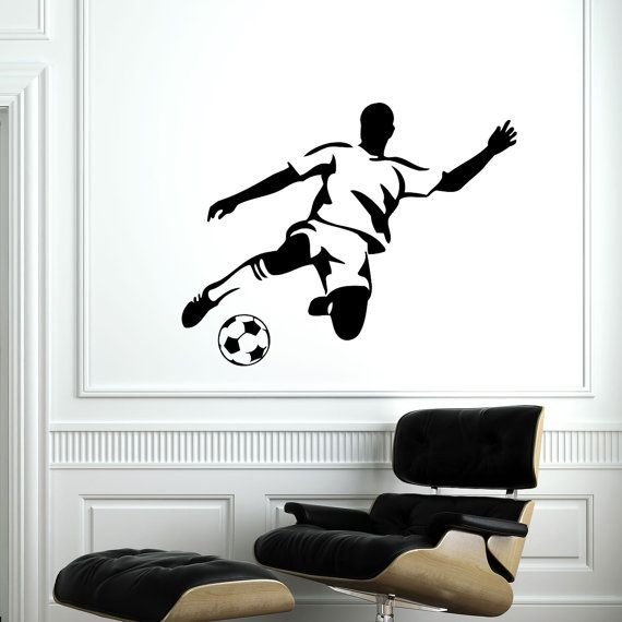 Трафарет футболиста на стену
