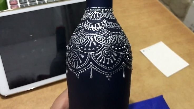 Точечная роспись бутылок акриловыми контурами