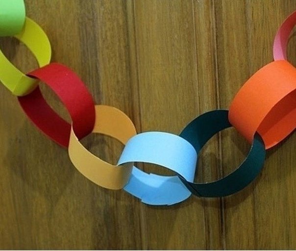 Цепочка из цветной бумаги