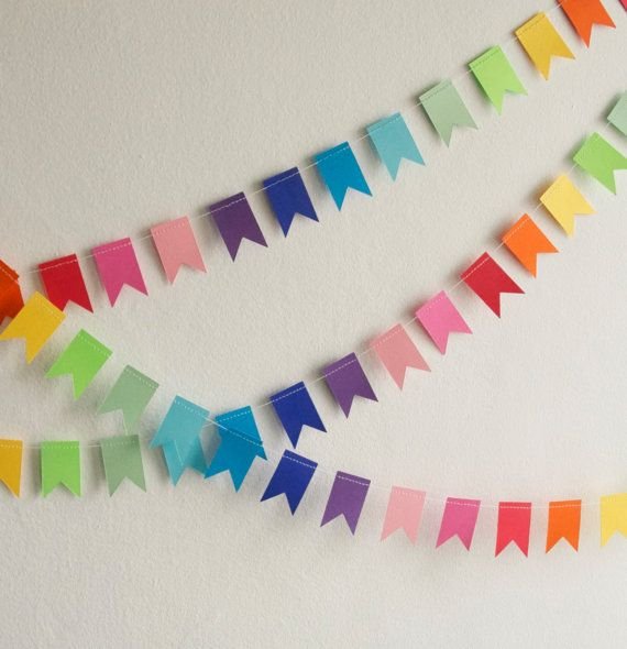 Гирлянда из цветной бумаги