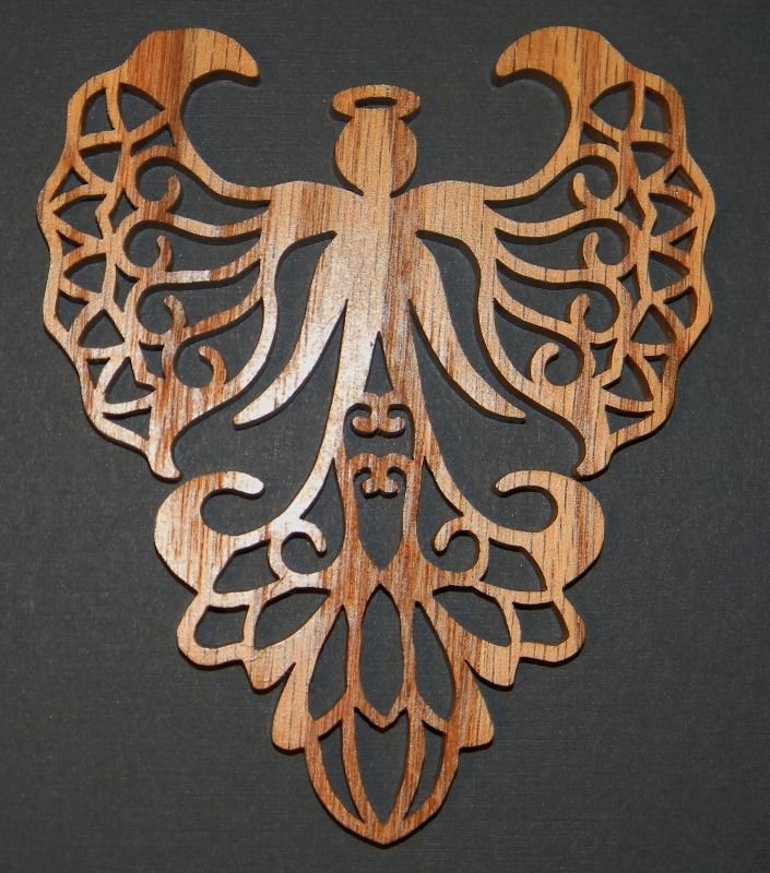 Прорезная ажурная резьба по дереву