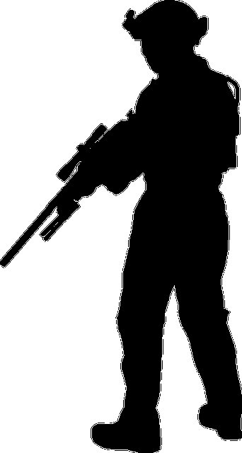 Силуэт военного