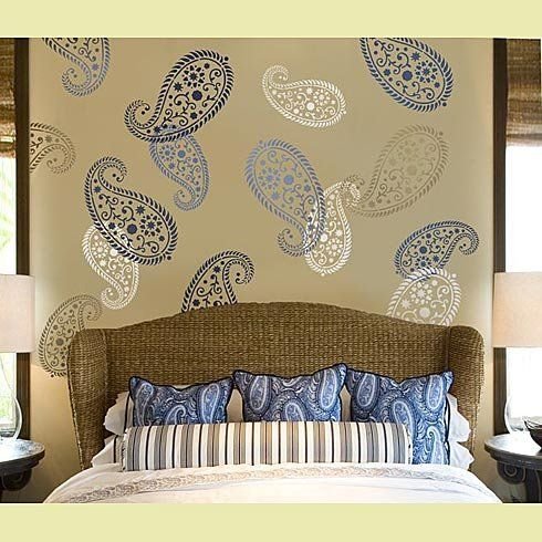 Растительный орнамент на стене