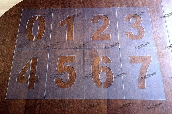 Трафаретные буквы и цифры