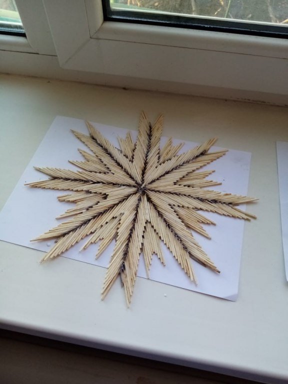 Снежинка из спичек
