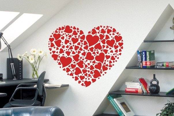 Сердечки на стене