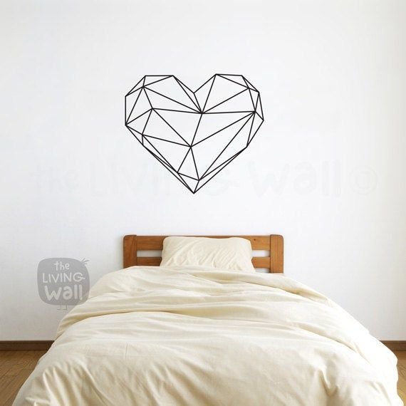 Геометрический рисунок на стене