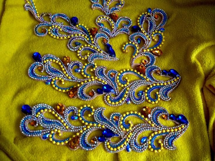 Вышивка бисером и стразами