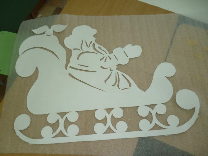 Сани Деда Мороза на окно