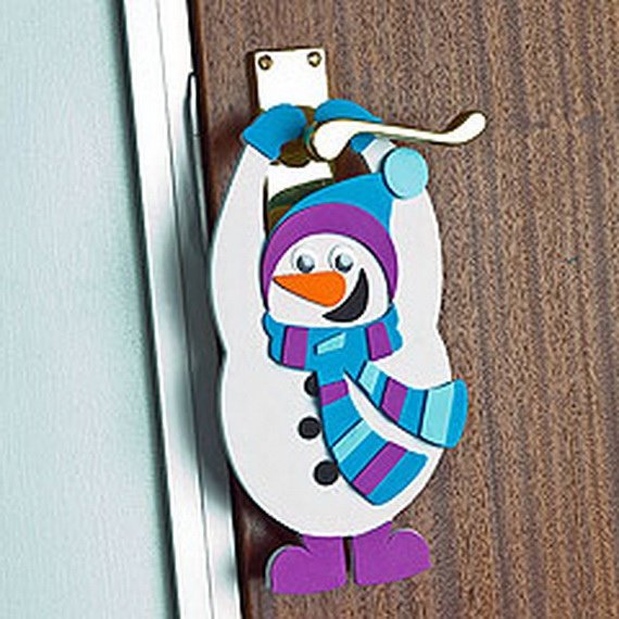 Снеговички для украшения стен дверей