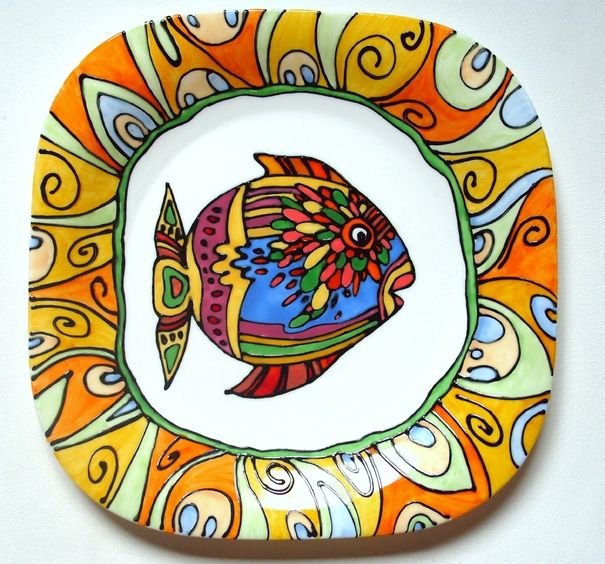 Тарелка с орнаментом