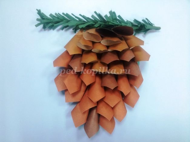 Еловые шишки из бумаги