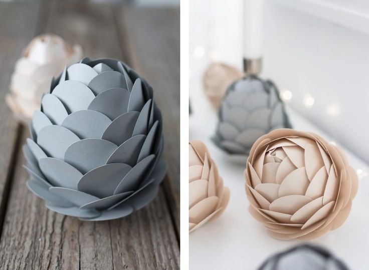 Шишка из бумаги на елку