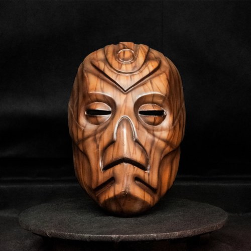 Деревянная маска