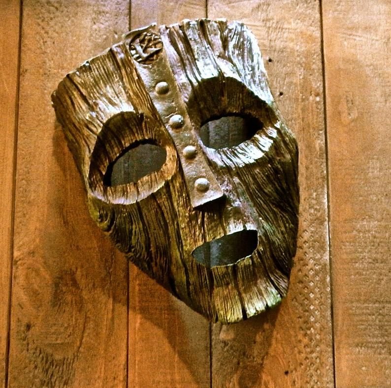 Деревянные маски на стену