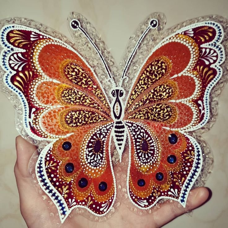 Точечная роспись бабочки