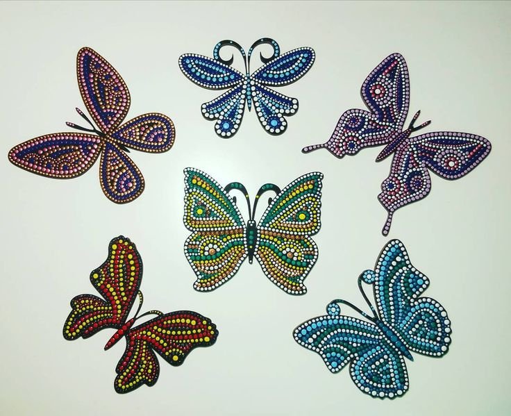 Точечная роспись бабочки