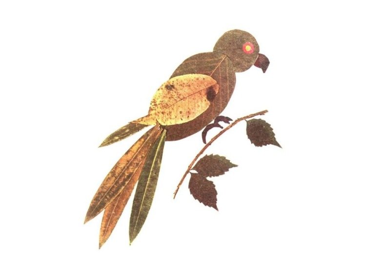 Попугай из листьев