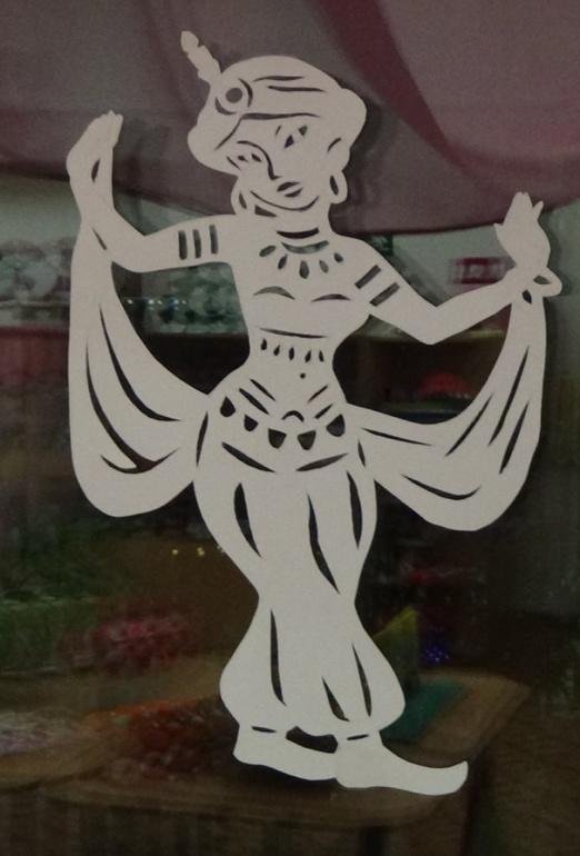 Вытынанки на окна сказочные герои