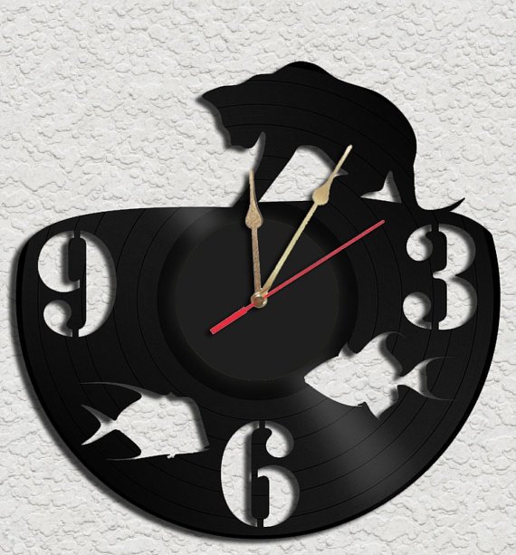 Настенные часы из виниловых пластинок