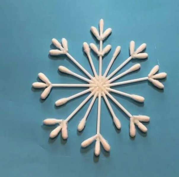 Снежинка из ватных палочек