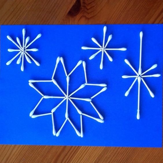 Снежинка из ватных палочек