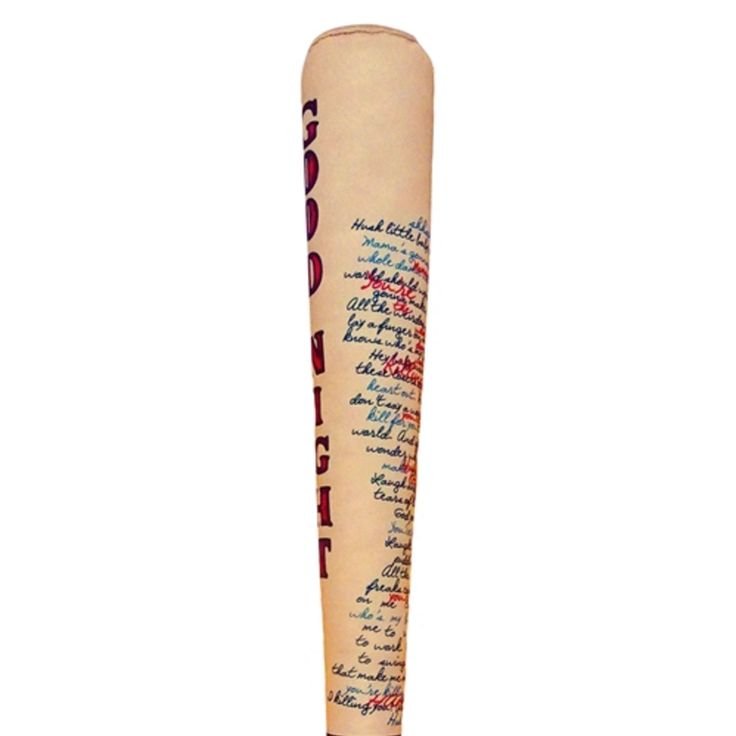 Надпись на бите Харли Квинн