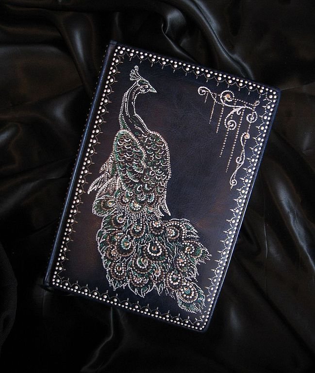 Украшение блокнота стразами