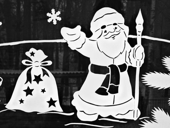 Трафарет Деда Мороза на окно