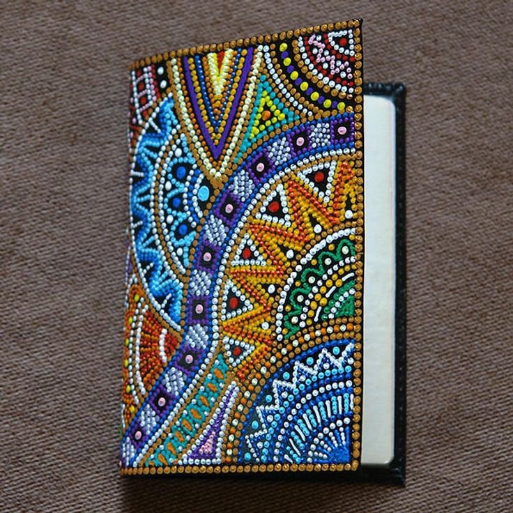 Точечная роспись обложки