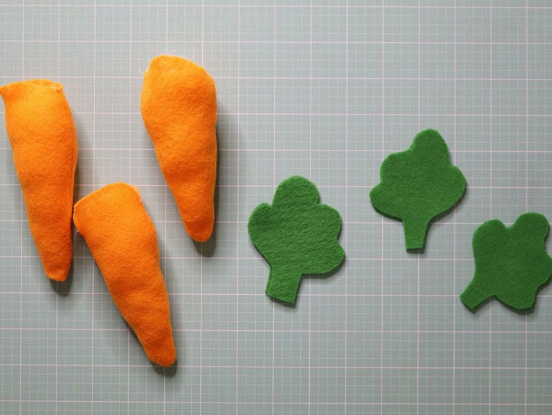 Морковка из фетра