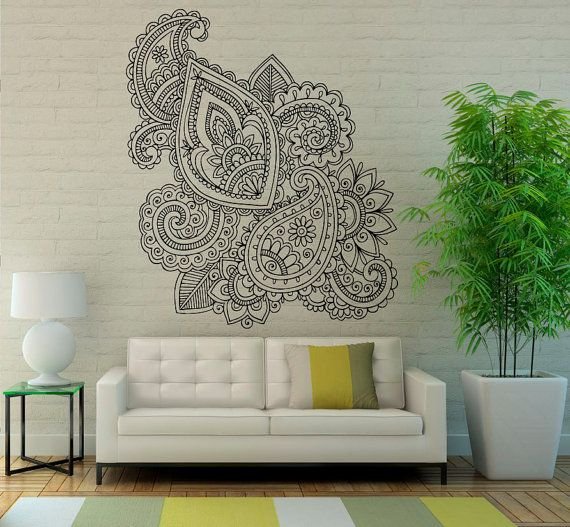 Растительный орнамент на стене