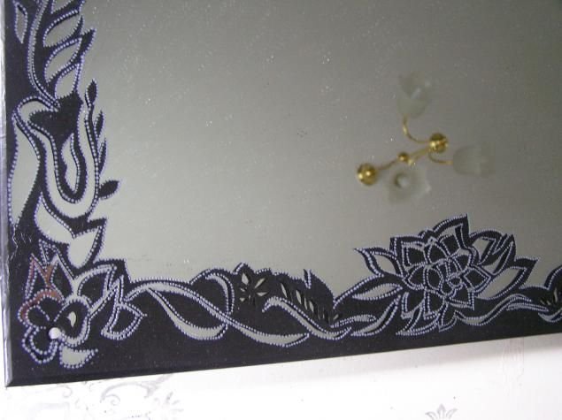 Точечная роспись зеркала