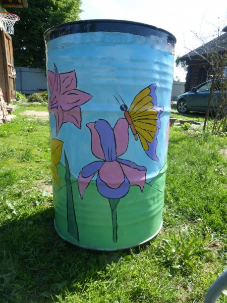 Декор садовых бочек