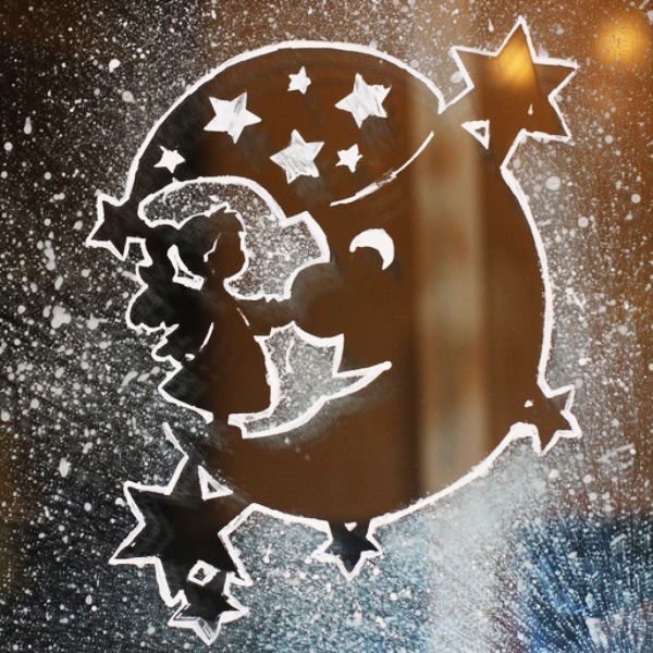 Рисунки на окнах зубной пастой