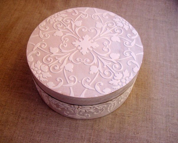 Декупаж круглой коробки