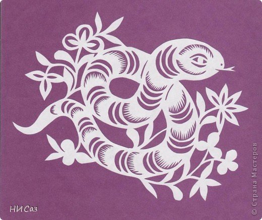 Вытынанка змея на новый год