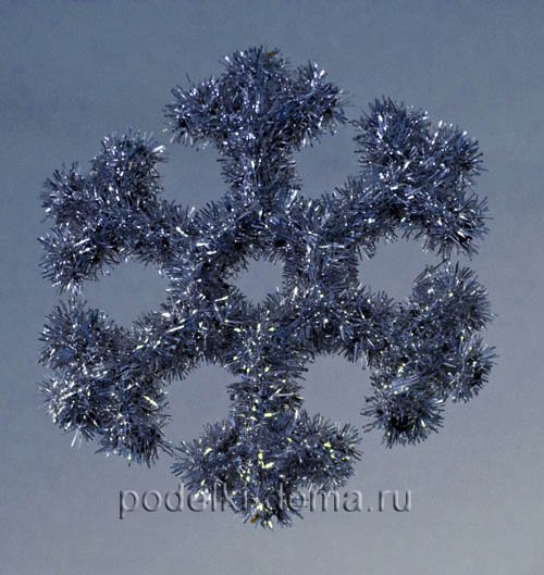 Снежинки из проволочной мишуры