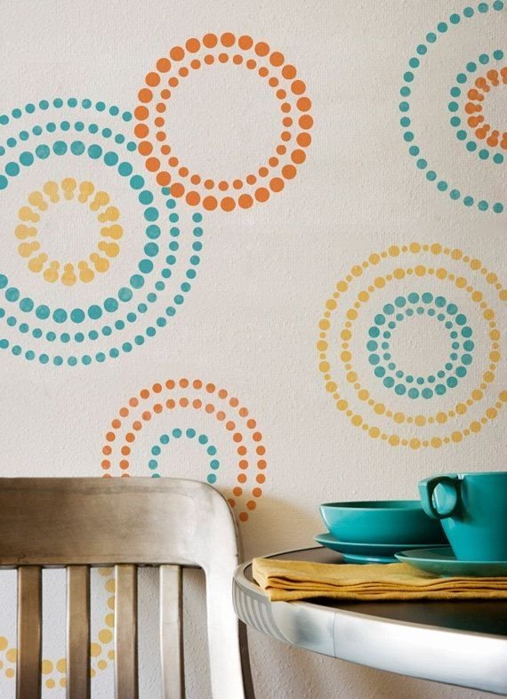 Кружочки на стене