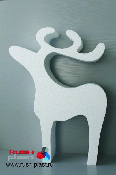 Олень из пенопласта