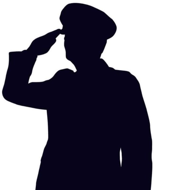 Силуэт офицера в фуражке