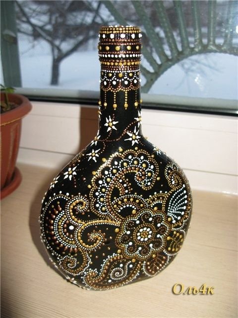 Точечный узор на бутылке