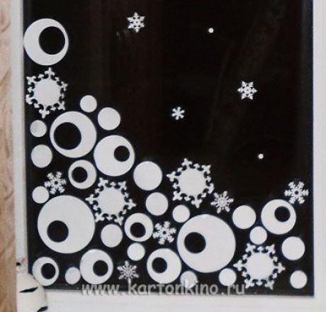 Украшение окон кружочками