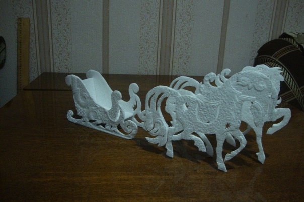 Сани Деда Мороза из пенопласта