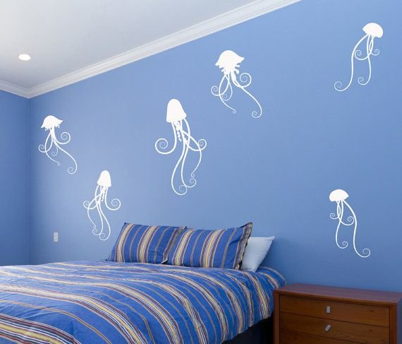 Голубые стены в детской