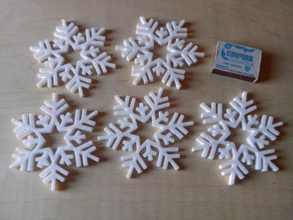 Объемная Снежинка из потолочной плитки