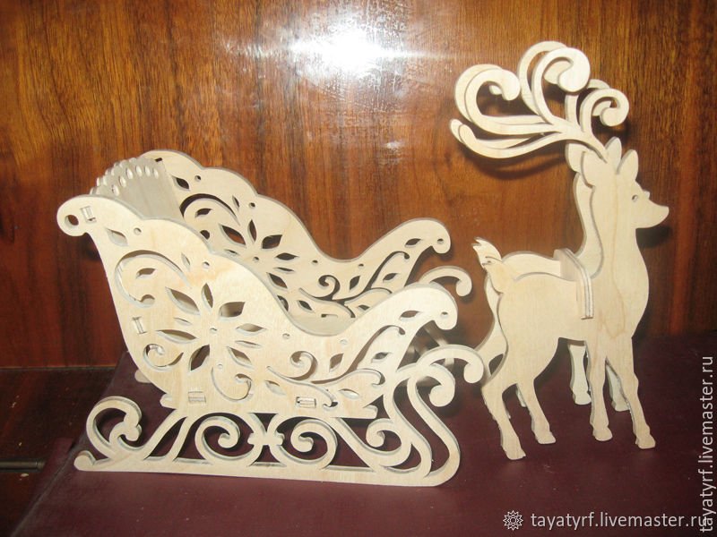 Новогодние сани из потолочной плитки